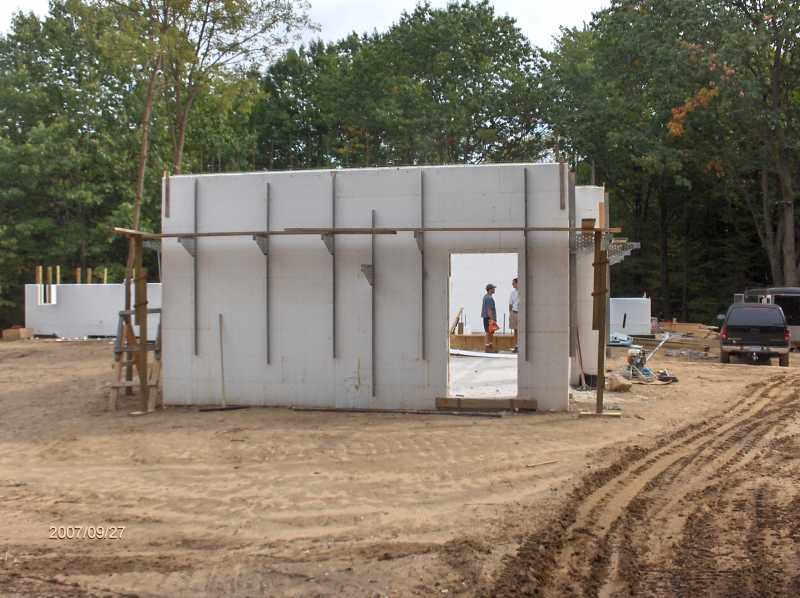 Energy-Efficient-ICF-Walls-For-House-With-Insul-Deck-Floor-Picture-1
