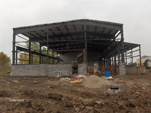 Industrial-Building-Addition_Installation-Of-Roof-Panels-And-Soffit-Insulation-Part5-ColB1-103-Picture-1