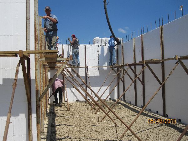 Placing-Concrete-in-ICF-Basement-Walls-Building-in-Ann-Arbor-Michigan-Project-EneE1DomM1-101.html-Picture-5