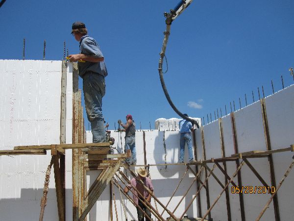 Placing-Concrete-in-ICF-Basement-Walls-Building-in-Ann-Arbor-Michigan-Project-EneE1DomM1-101.html-Picture-6