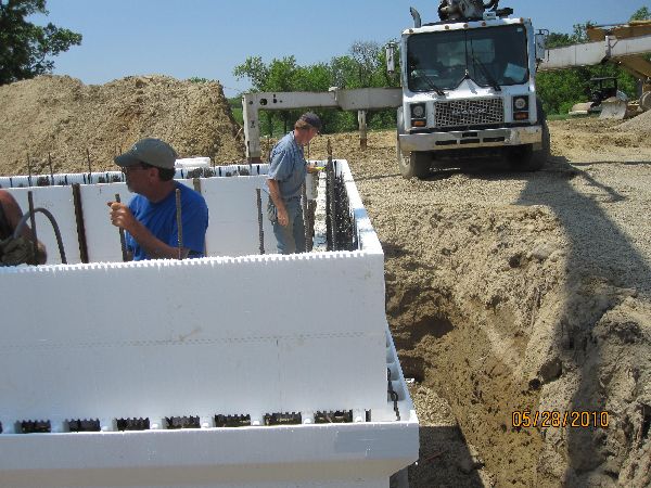 Placing-Concrete-in-ICF-Basement-Walls-Building-in-Ann-Arbor-Michigan-Project-EneE1DomM1-101.html-Picture-9