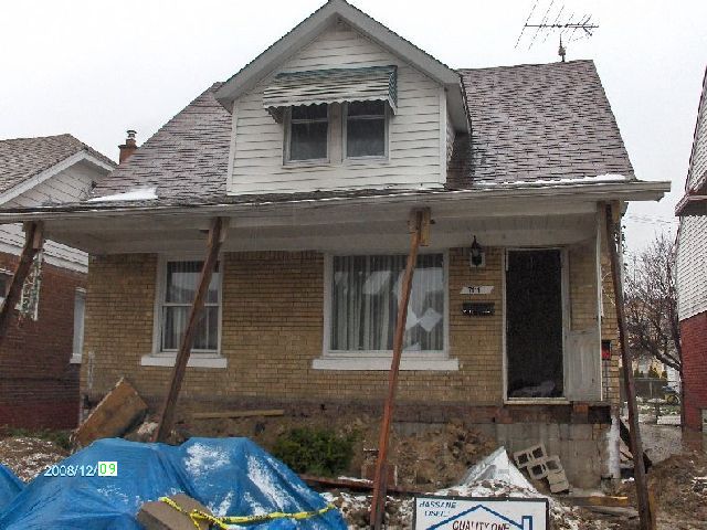 Rehabilitating-A-Foreclosed-House-In-Dearborn-Michigan-Project-OseH1-104-Picture-1