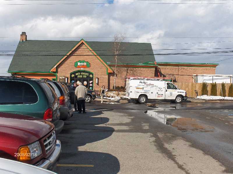 Rosie-O-Gradys-Restaurant-&-Pub-on-23-Mile-Road-in-Chesterfield-Twp-Michigan-Picture-8