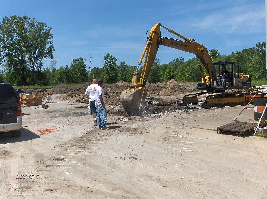 Industrial-Building-Addition_Digging-For-Column-Footings-Project-ColB1-103-Picture-2