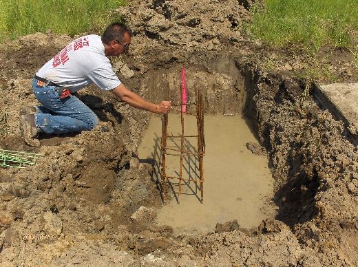 Industrial-Building-Addition_Concrete-Placement-In-Column-Footings-Project-ColB1-103-Picture-7