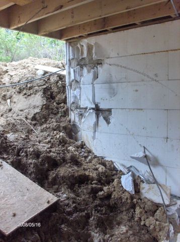 Looking-at-a-Basement-Wall-Failure-During-Backfill-Operation-Part2-Picture-4