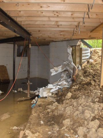 Looking-at-a-Basement-Wall-Failure-During-Backfill-Operation-Part2-Picture-8